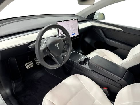 Certified 2022 Tesla Model Y Performance AWD/4WD image 9