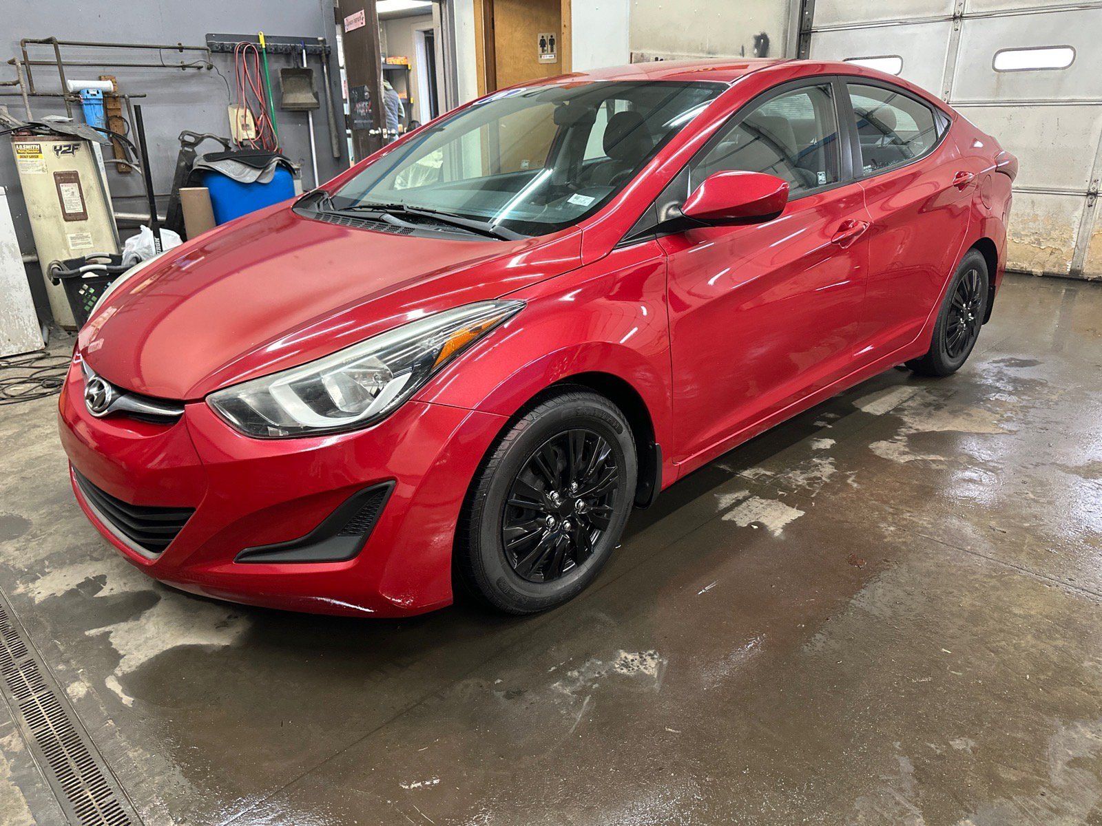 Used 2016 Hyundai Elantra SE FWD image 1