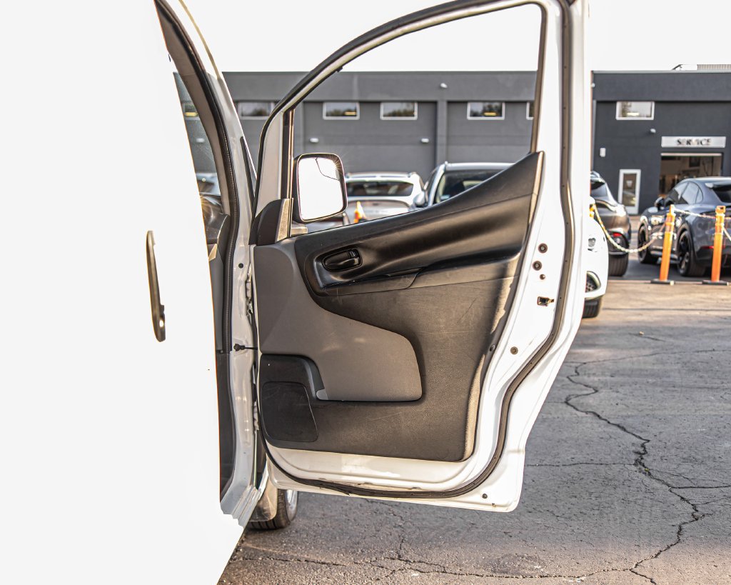 Used 2015 Nissan NV200 S FWD image 22