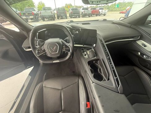 Used 2025 Chevrolet Corvette Z06 RWD image 11