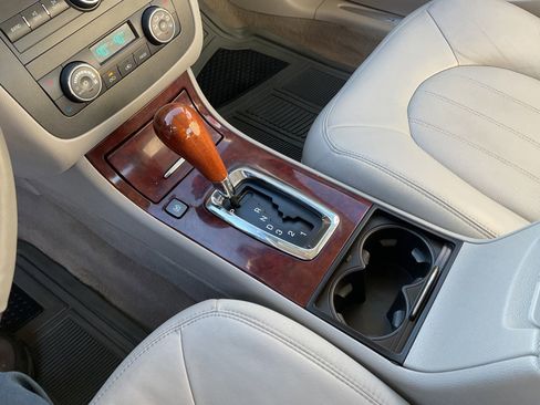 Used 2009 Buick Lucerne CXL image 26