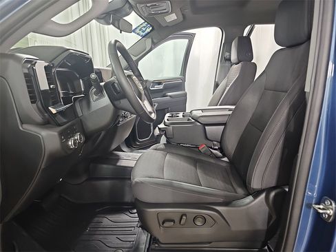 Used 2025 GMC Sierra 1500 Elevation image 18