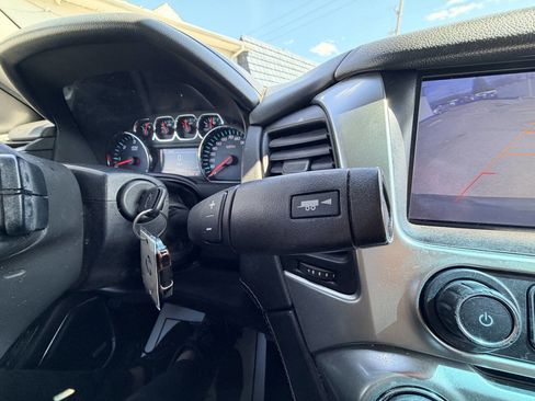 Used 2015 Chevrolet Suburban LT image 3