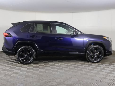 Used 2019 Toyota RAV4 XSE image 18
