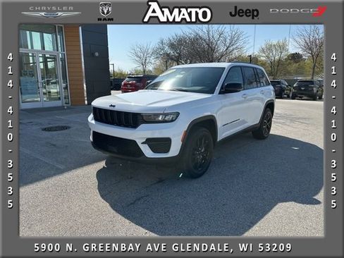 Used 2024 Jeep Grand Cherokee Altitude AWD/4WD image 1