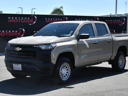 Used 2023 Chevrolet Colorado W/T RWD image 3