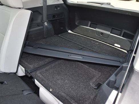 Used 2021 Volkswagen Tiguan S FWD image 11