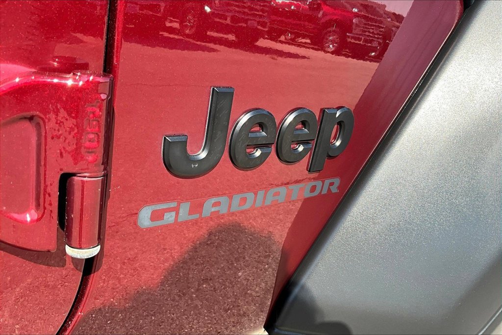 Used 2021 Jeep Gladiator Sport w/ Trailer Tow Package AWD/4WD image 34