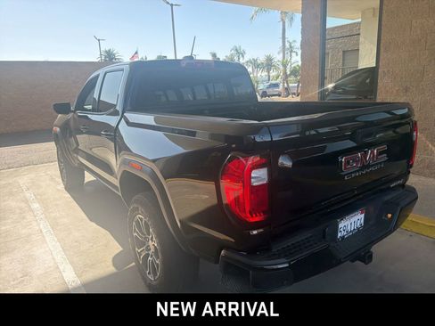 Certified 2024 GMC Canyon AT4 w/ AT4 Premium Package AWD/4WD image 6