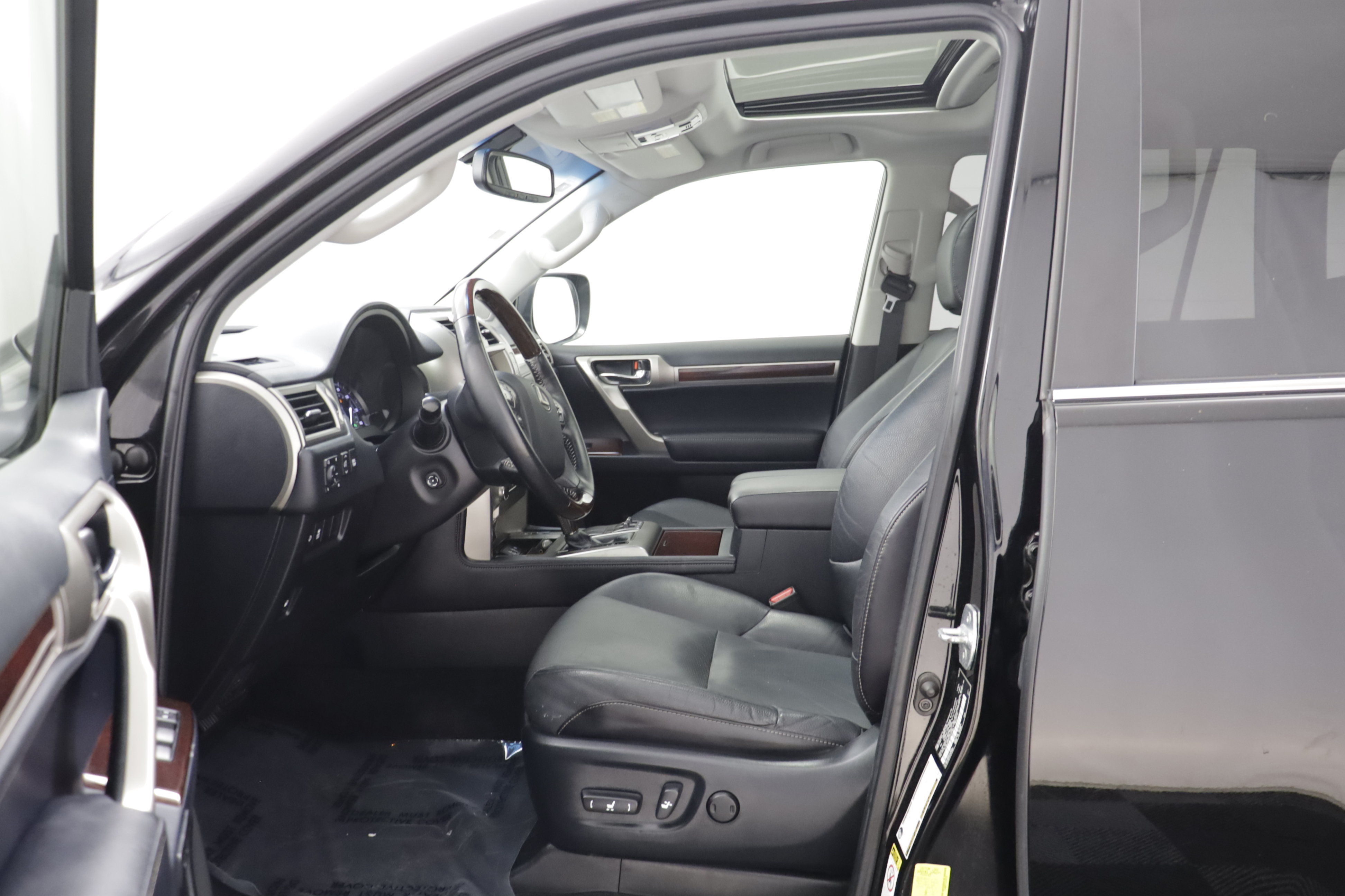 Used 2018 Lexus GX 460 Premium w/ Premium Package AWD/4WD image 5