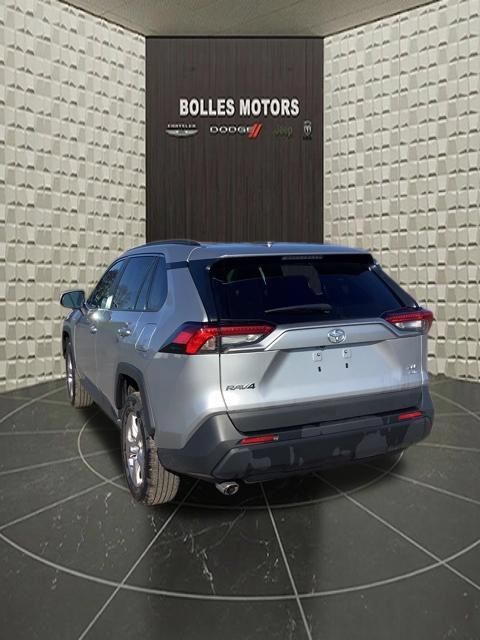 Used 2025 Toyota RAV4 XLE AWD/4WD image 7