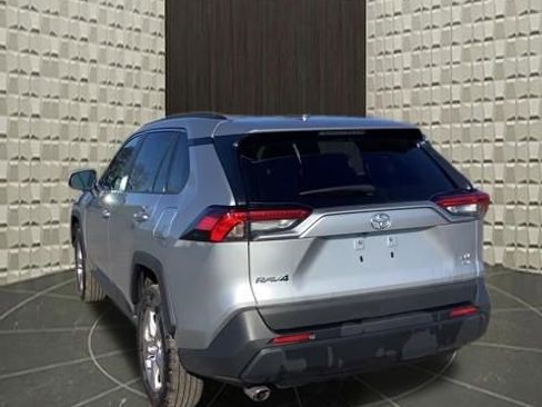 Used 2025 Toyota RAV4 XLE AWD/4WD image 7