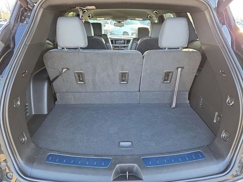 Used 2022 Buick Enclave Essence image 30