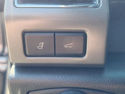 Used 2020 Ford Expedition XLT w/ Equipment Group 202A AWD/4WD image 29