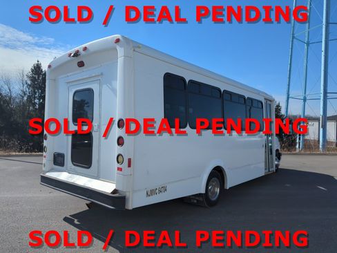 Used 2014 Chevrolet Express 4500 w/ Shuttle Bus Package image 3