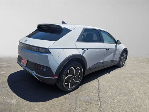 Used 2024 Hyundai Ioniq 5 SEL RWD image 3
