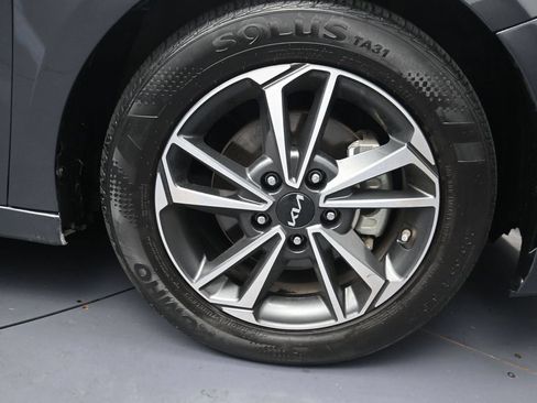 Used 2022 Kia Forte LXS FWD image 5