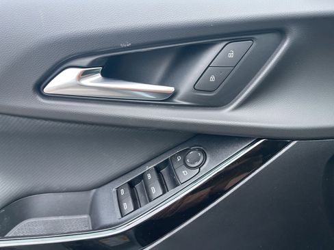 New 2026 Chevrolet Equinox LT w/ Convenience Package II image 32