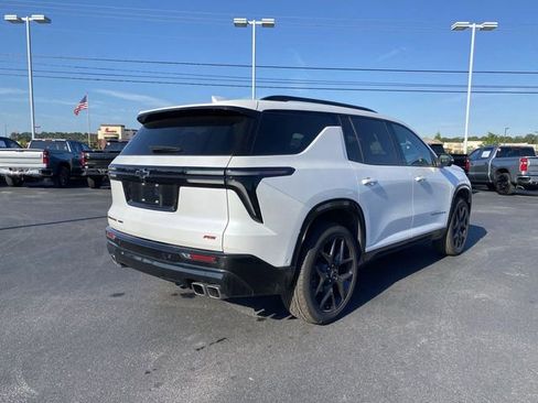 Used 2024 Chevrolet Traverse RS image 8