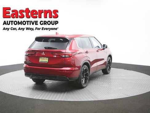 Used 2022 Mitsubishi Outlander SE FWD image 40