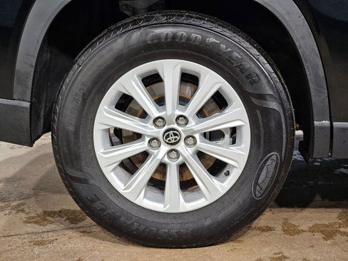 Certified 2025 Toyota Grand Highlander AWD image 17