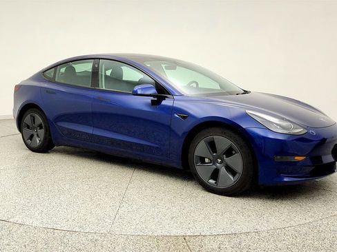 Used 2023 Tesla Model 3 Standard Range RWD image 3