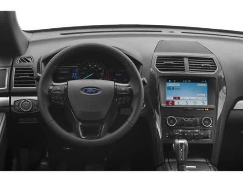 Used 2018 Ford Explorer XLT w/ Equipment Group 202A FWD image 10