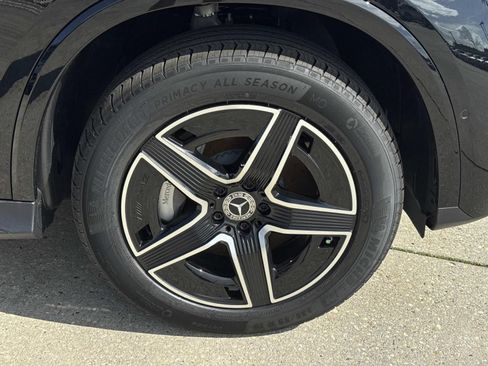 Used 2026 Mercedes-Benz GLC 300 image 4