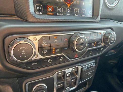 Used 2020 Jeep Wrangler Unlimited Sahara AWD/4WD image 20