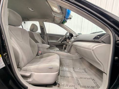 Used 2011 Toyota Camry Hybrid FWD image 22