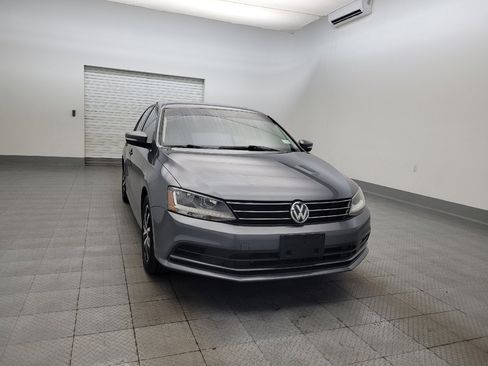 Used 2017 Volkswagen Jetta SE image 14