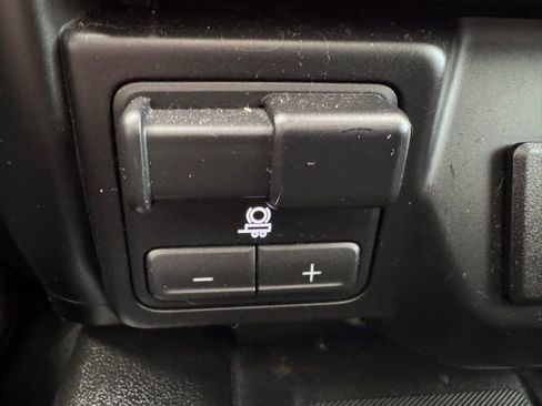 Used 2019 Chevrolet Silverado 1500 High Country w/ Technology Package image 25