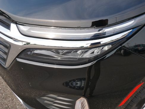 Used 2023 Chevrolet Equinox LT AWD/4WD image 15