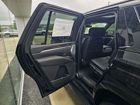 New 2026 Cadillac Escalade Platinum Sport AWD/4WD image 16