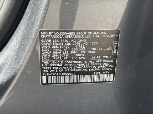 Certified 2020 Volkswagen Atlas Cross Sport SEL Premium AWD/4WD image 32