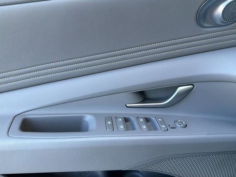 Certified 2025 Hyundai Elantra SEL FWD image 14