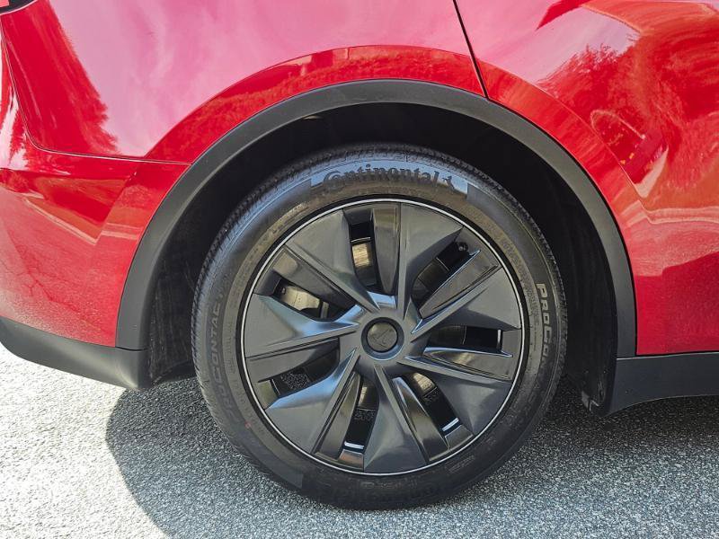 Used 2025 Tesla Model Y Long Range RWD image 16
