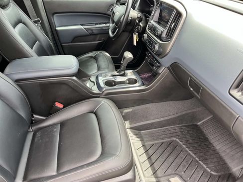 Used 2021 Chevrolet Colorado Z71 w/ Safety Package AWD/4WD image 23