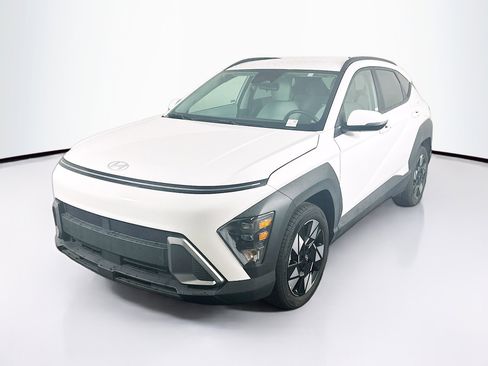 Used 2025 Hyundai Kona SEL FWD image 3