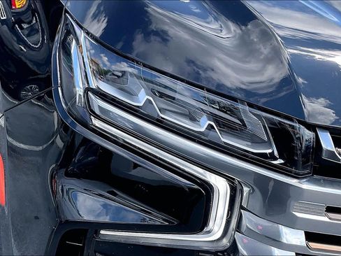 Used 2023 Chevrolet Tahoe High Country AWD/4WD image 28