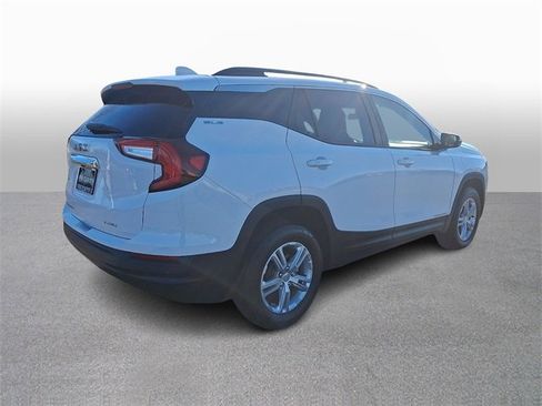 Used 2023 GMC Terrain SLE w/ Driver Convenience Package image 4