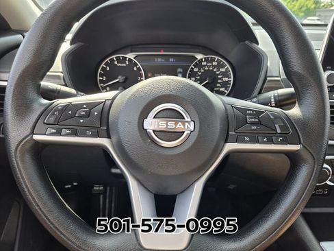 Used 2025 Nissan Altima 2.5 SV FWD image 27