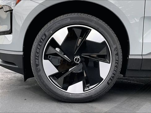 New 2026 Volvo EX30 Plus w/ Climate Package image 14
