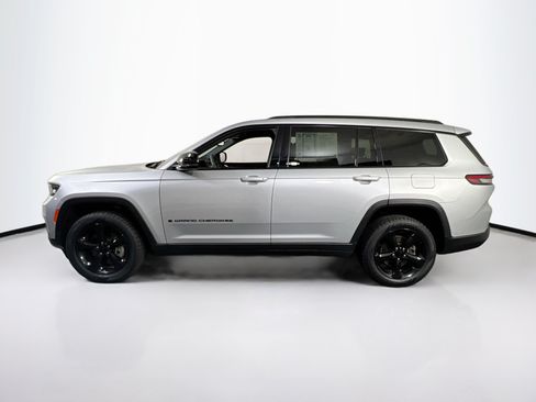 Used 2023 Jeep Grand Cherokee L Laredo AWD/4WD image 8