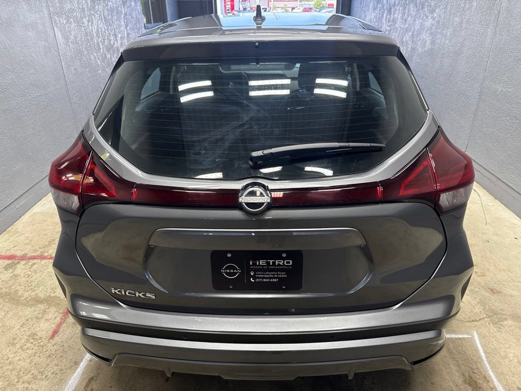 Used 2025 Nissan Kicks Play S FWD image 9