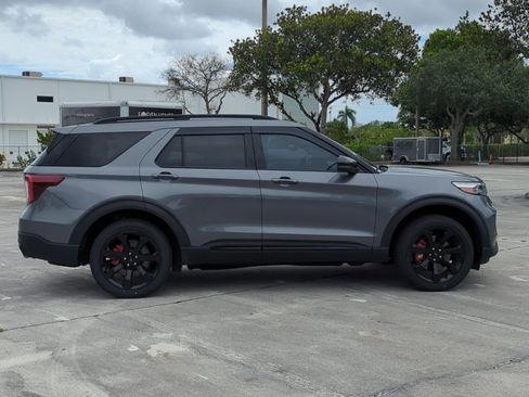 Used 2022 Ford Explorer ST w/ Equipment Group 401A AWD/4WD image 4