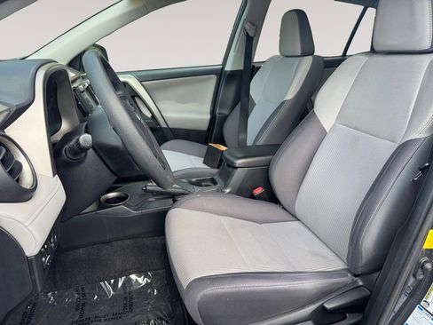 Used 2015 Toyota RAV4 XLE AWD/4WD image 9