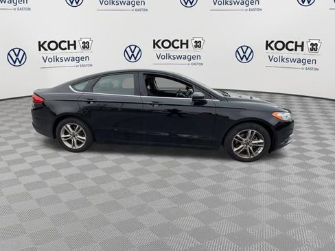 Used 2018 Ford Fusion SE w/ Fusion SE Technology Package image 9