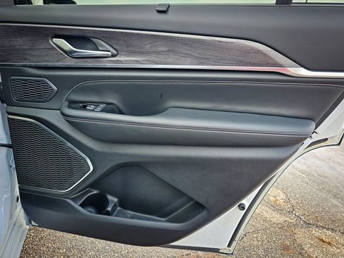 Certified 2024 Jeep Grand Cherokee L Overland w/ Advanced Protech Group III image 52