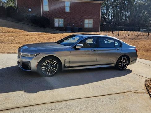 Used 2022 BMW 750i xDrive w/ M Sport Package image 6